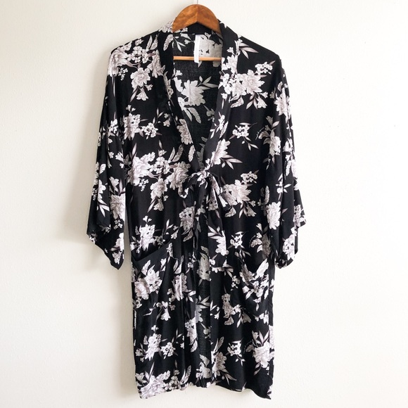 Spiritual Gangster Floral Kimono - Picture 8 of 11